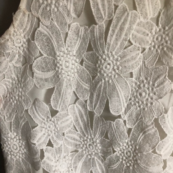 SIMONS WHITE BLOUSE - Picture 3 of 4